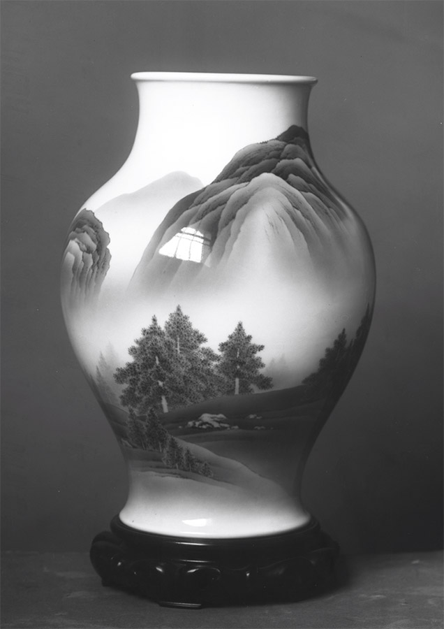 Микогава Кодзан Ваза с изображением пейзажа