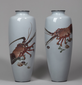 Парные вазы с изображением лангустов