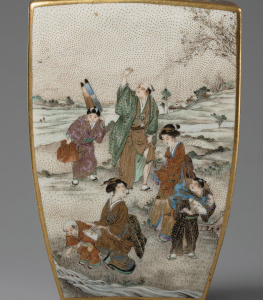 Ваза в стиле кё-сацума с изображением цветов  птиц и жанровых сцен