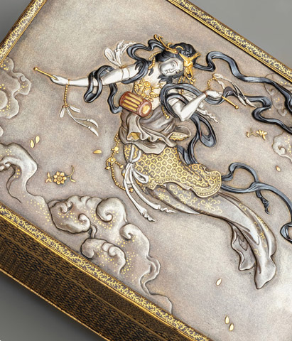 Видео Шкатулка с изображением небесной девы Тэннё