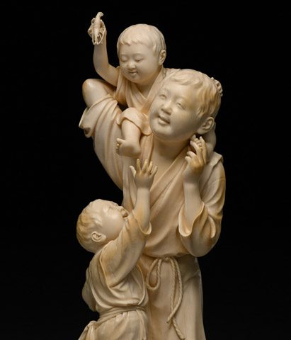 Видео Окимоно "Мальчики, играющие с лангустом"