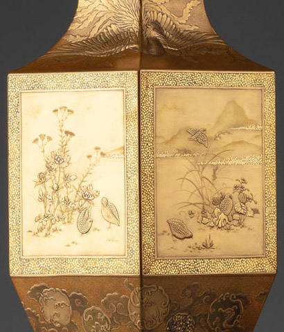 Видео Парные вазы четырехгранной формы с изображением цветов и птиц