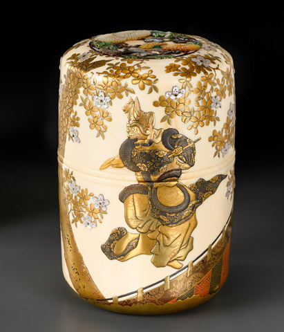 Видео Коробочка нацумэ для чая с изображением танца бугаку "Ранрёо"