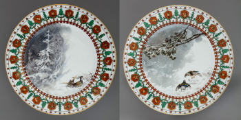 Двенадцать тарелок и блюдо с образами птиц