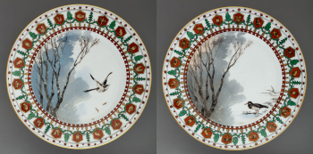 Двенадцать тарелок и блюдо с образами птиц