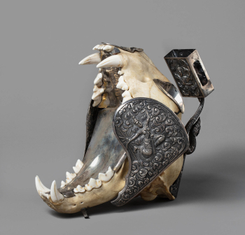 Курительный прибор из черепа облачной пантеры