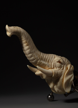 Настольная зажигалка для сигар с карданным подвесом из серебра и костяной ручкой в виде головы слона