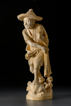 Окимоно "Рыбак с сетью"