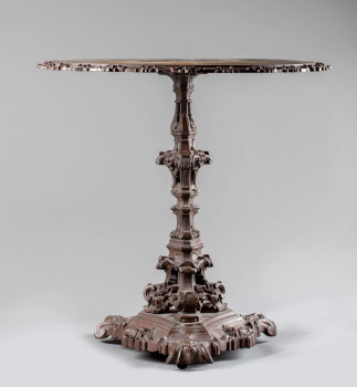 Столик-геридон с живописной картиной на столешнице