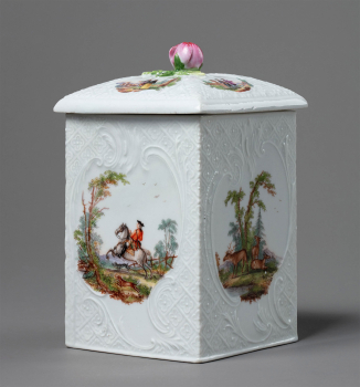 Табачница с крышкой и сценами охоты