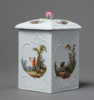 Табачница с крышкой и сценами охоты