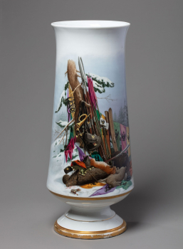 Ваза с изображением егеря с борзой и охотничьими трофеями