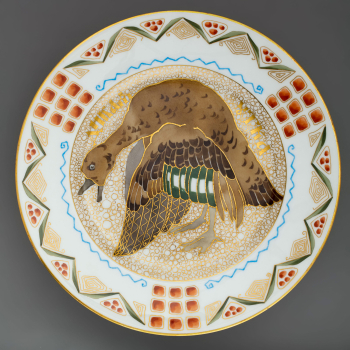 Восемь тарелок из орнитологической серии