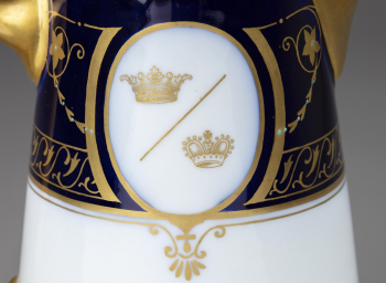 Чайно-кофейный сервиз на двенадцать персон