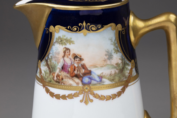 Чайно-кофейный сервиз на двенадцать персон