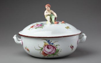 Миска с крышкой