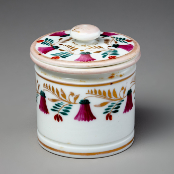 Парфюмерная баночка с крышкой