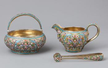 Сахарница, сливочник и щипцы для сахара