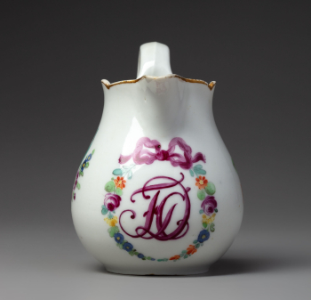 Сливочник с монограммой "ГДС"