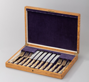 Столовый набор на 6 персон (ножи и вилки)