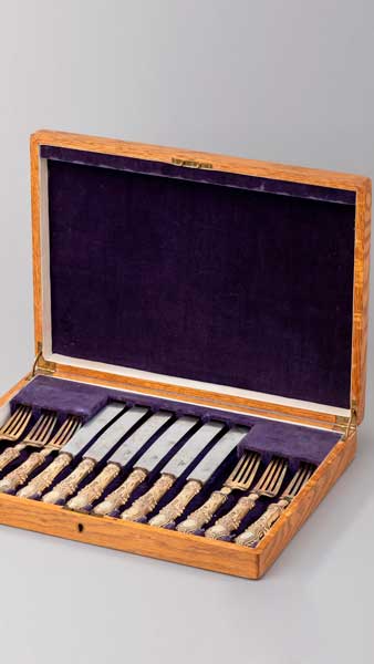 Видео Столовый набор на 6 персон (ножи и вилки)