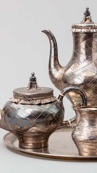 Видео Чайно-кофейный сервиз (чайник, кофейник, сахарница, сливочник, поднос)