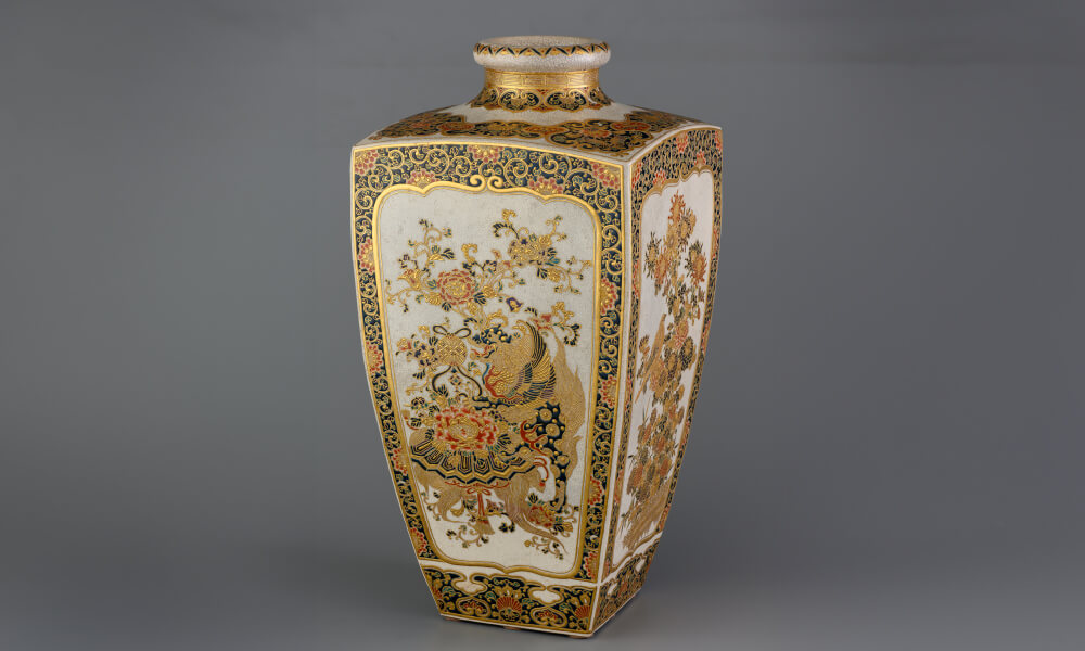 Аукцион фарфора